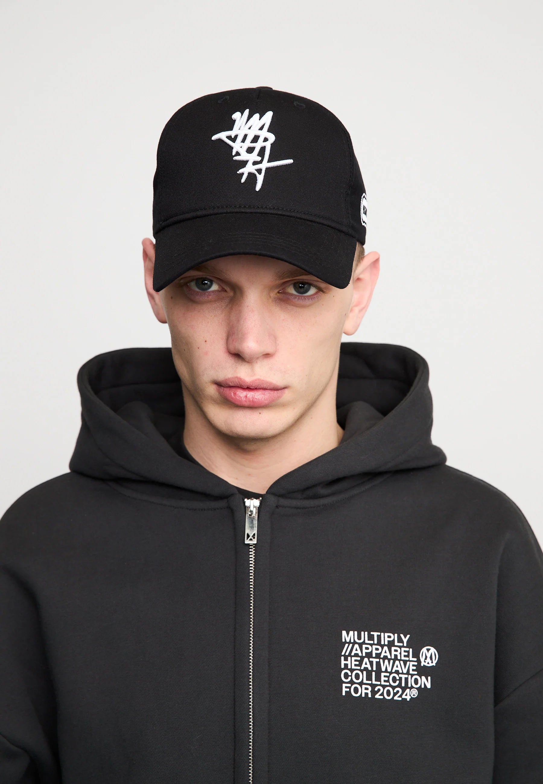 Multiply Apparel Cap MPA Black – Frontalansicht