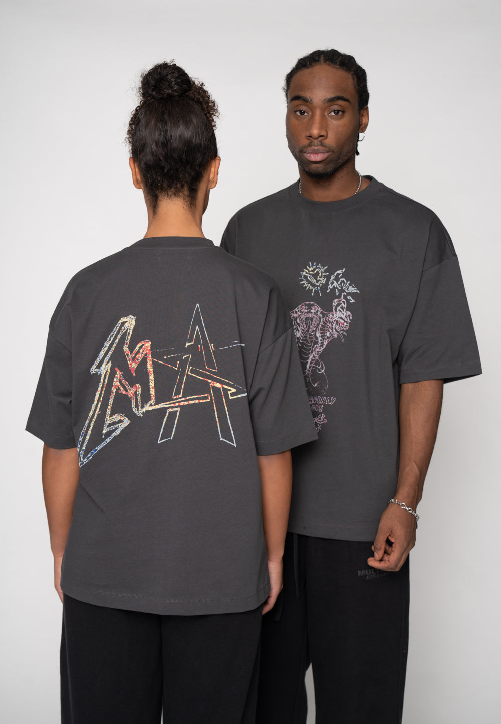 Multiply Apparel Oversize T-Shirt SNAKE SKETCH Black Soda Washed – Frontalansicht