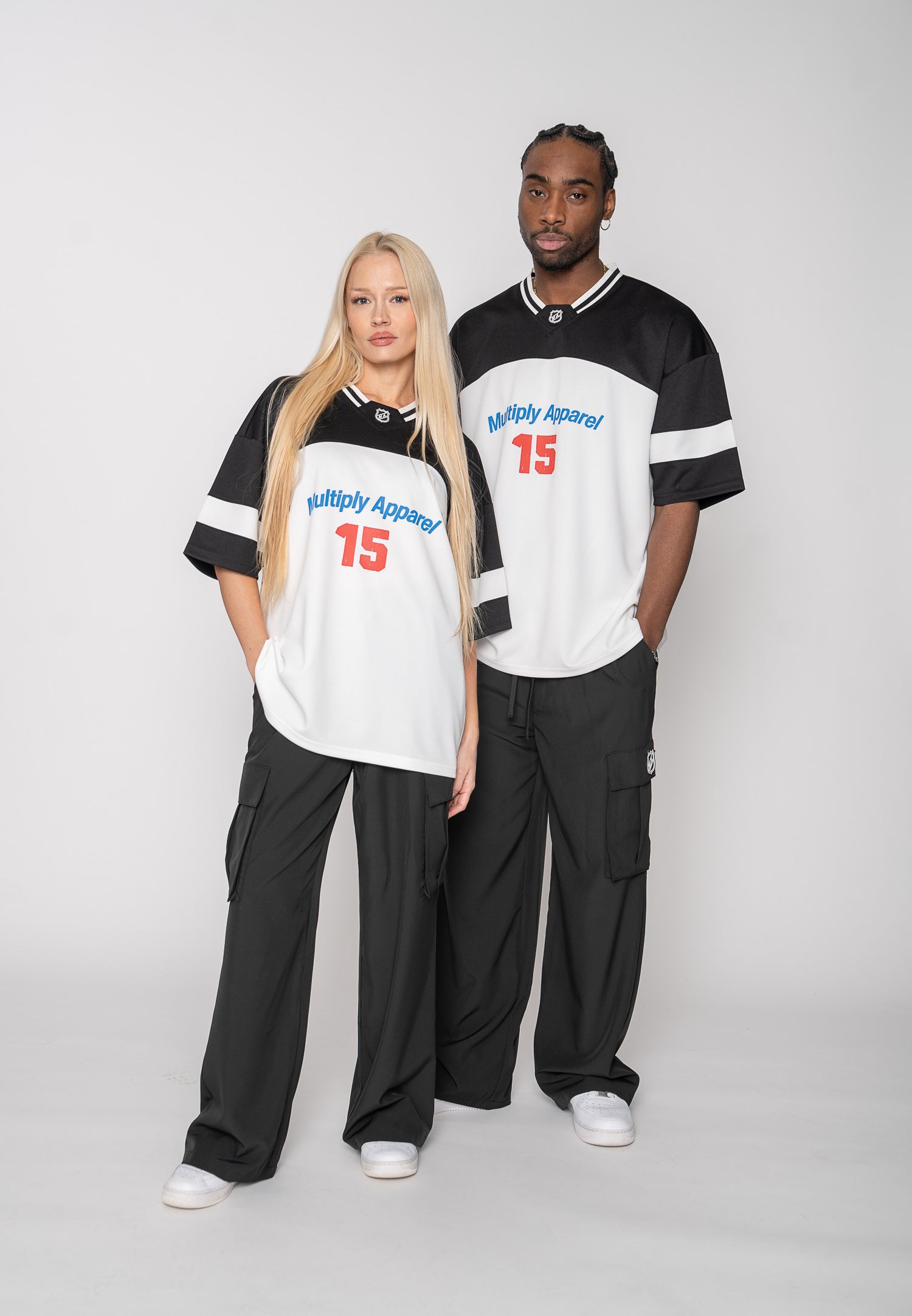 Multiply Apparel Oversize T-shirt OLYMP Pirate Black / Blanc de Blanc – weitere Ansicht 2