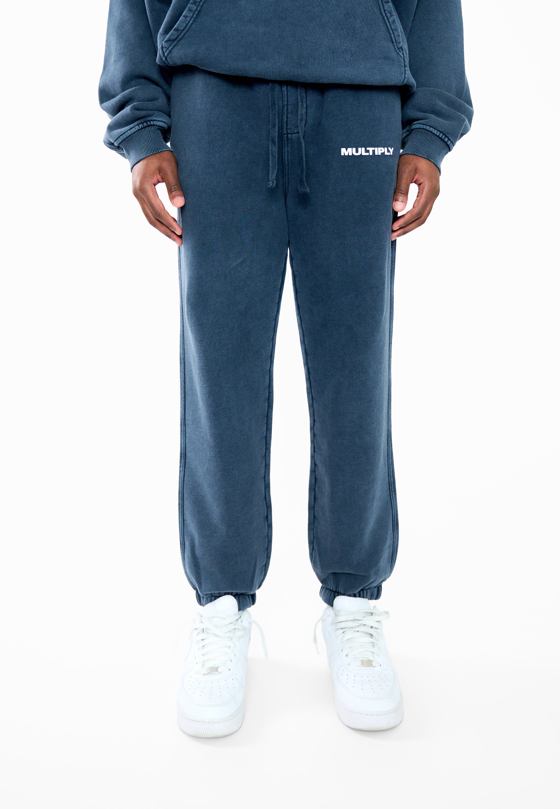 Multiply Apparel Jogger MULTIPLY Pageant Blue Washed – Frontalansicht
