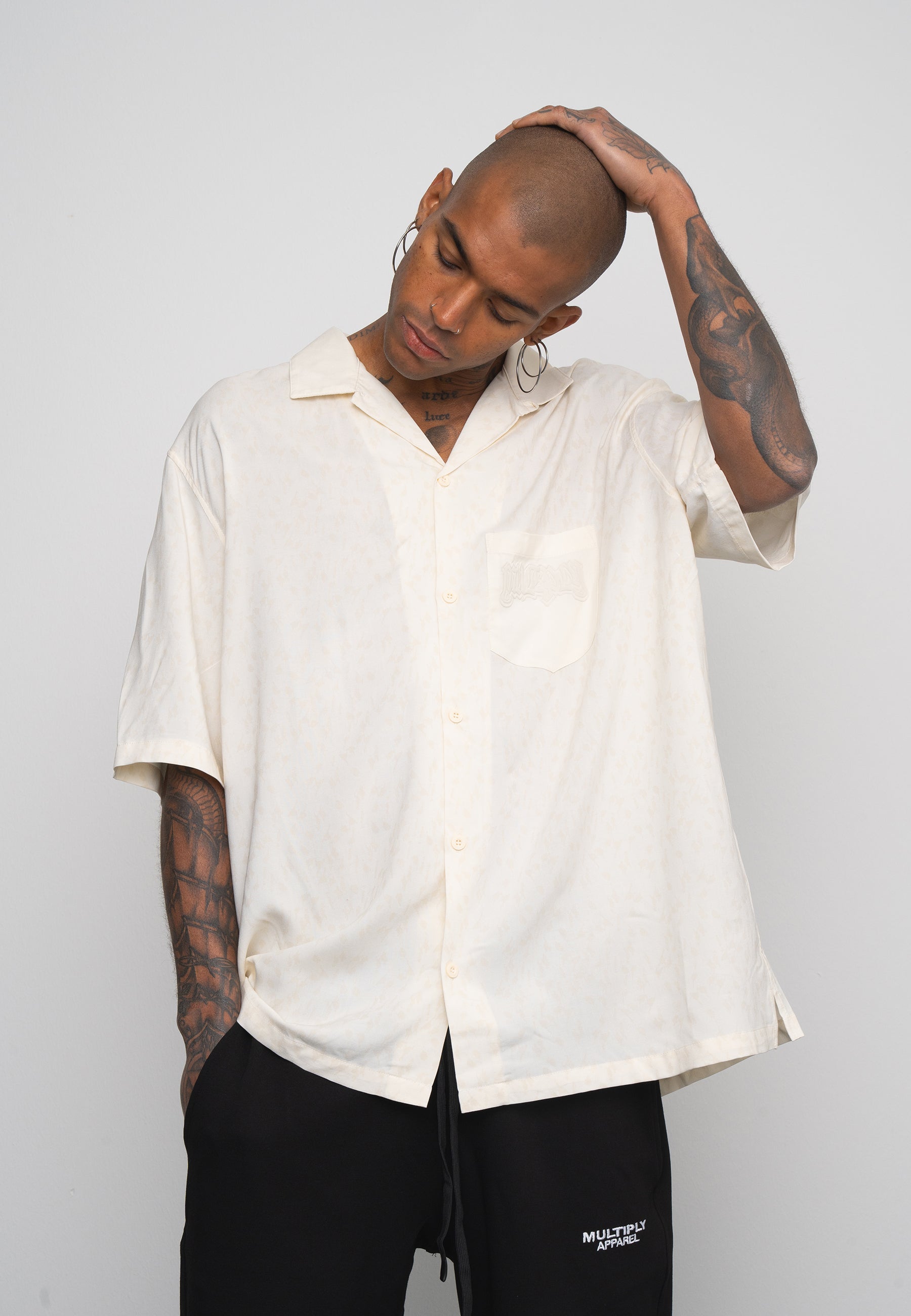 Multiply Apparel Oversize Shirt INMATES White Asparagus – Frontalansicht
