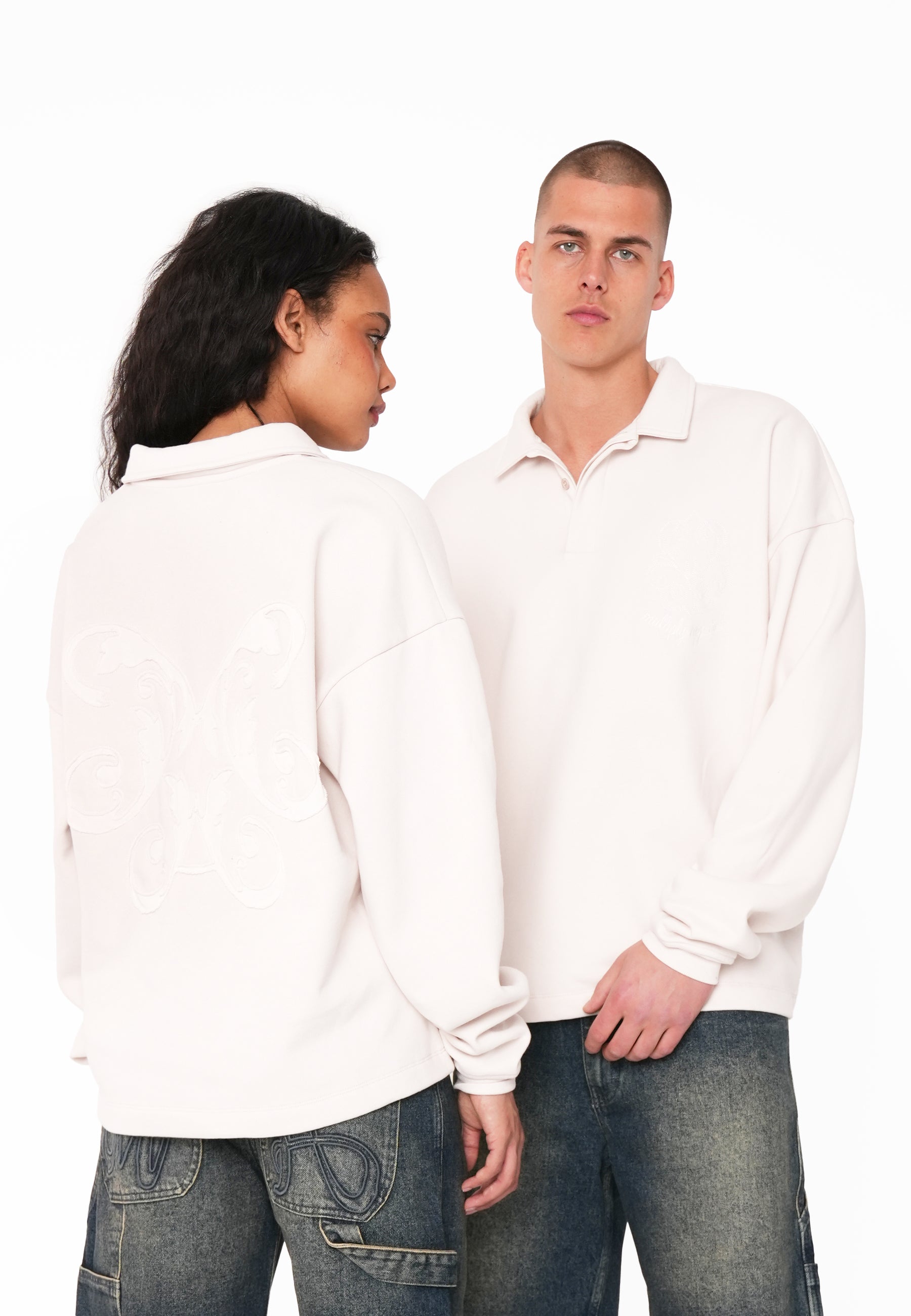 Multiply Apparel Oversize Longsleeve Polo INSCRIPTION White Sand – Frontalansicht