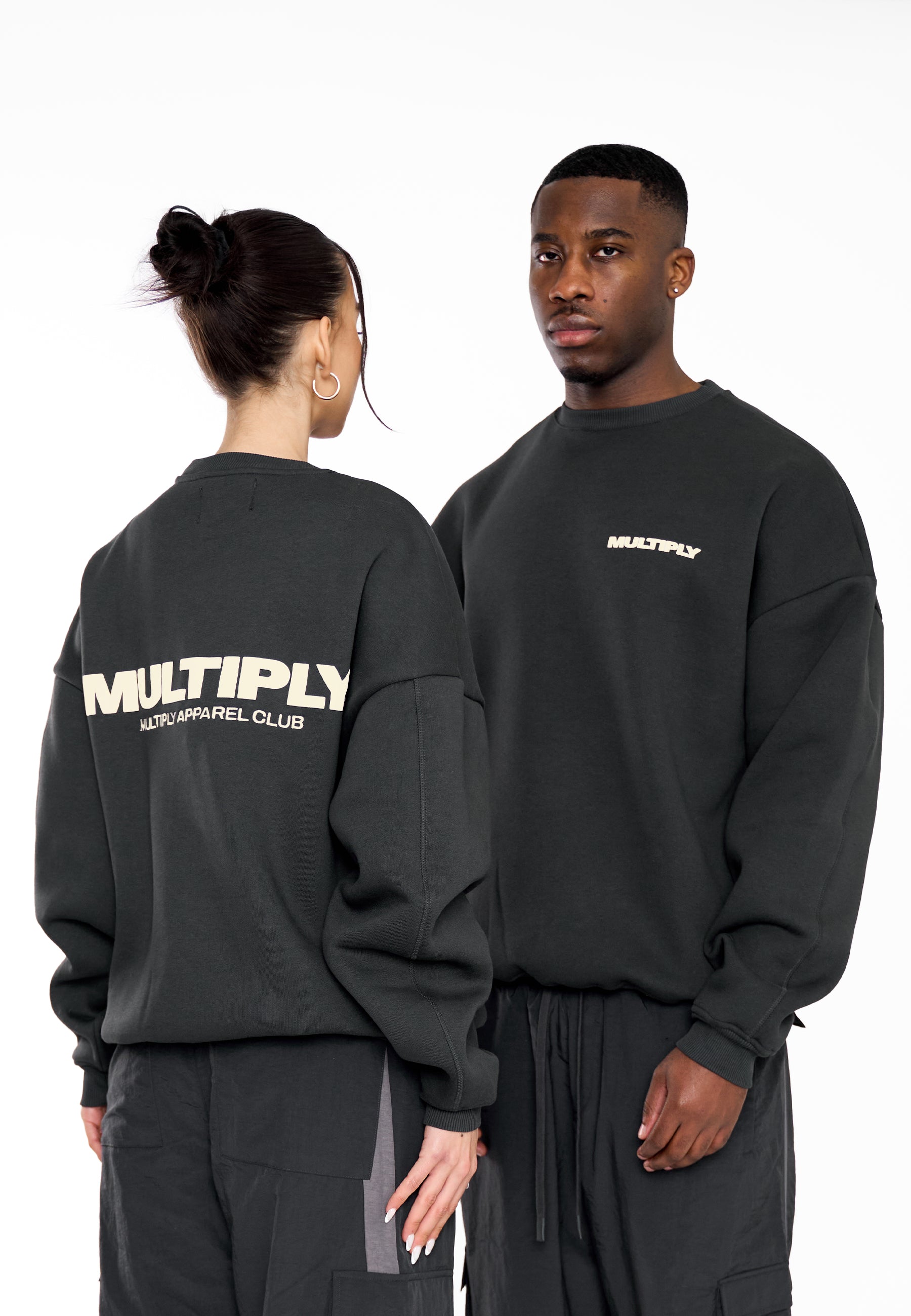 Multiply Apparel Oversize Sweatshirt MULTIPLY Black Soda – Frontalansicht