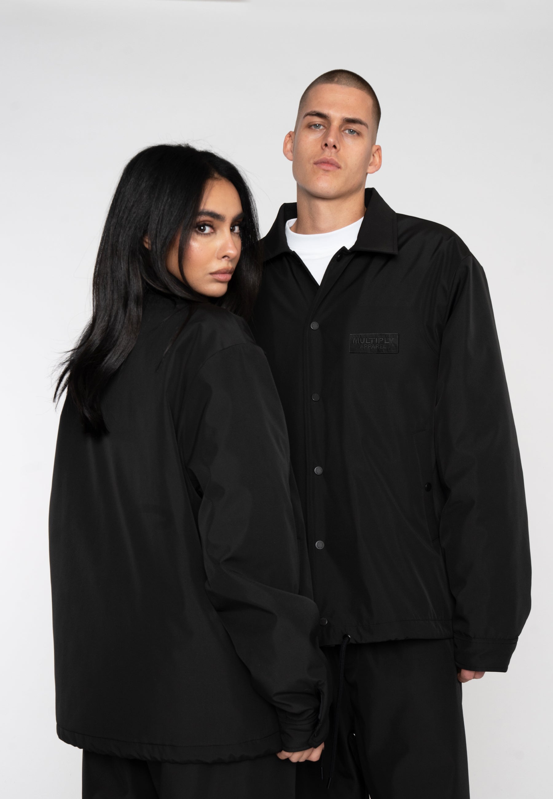 Multiply Apparel Blouson INSIGNIA Black – Frontalansicht