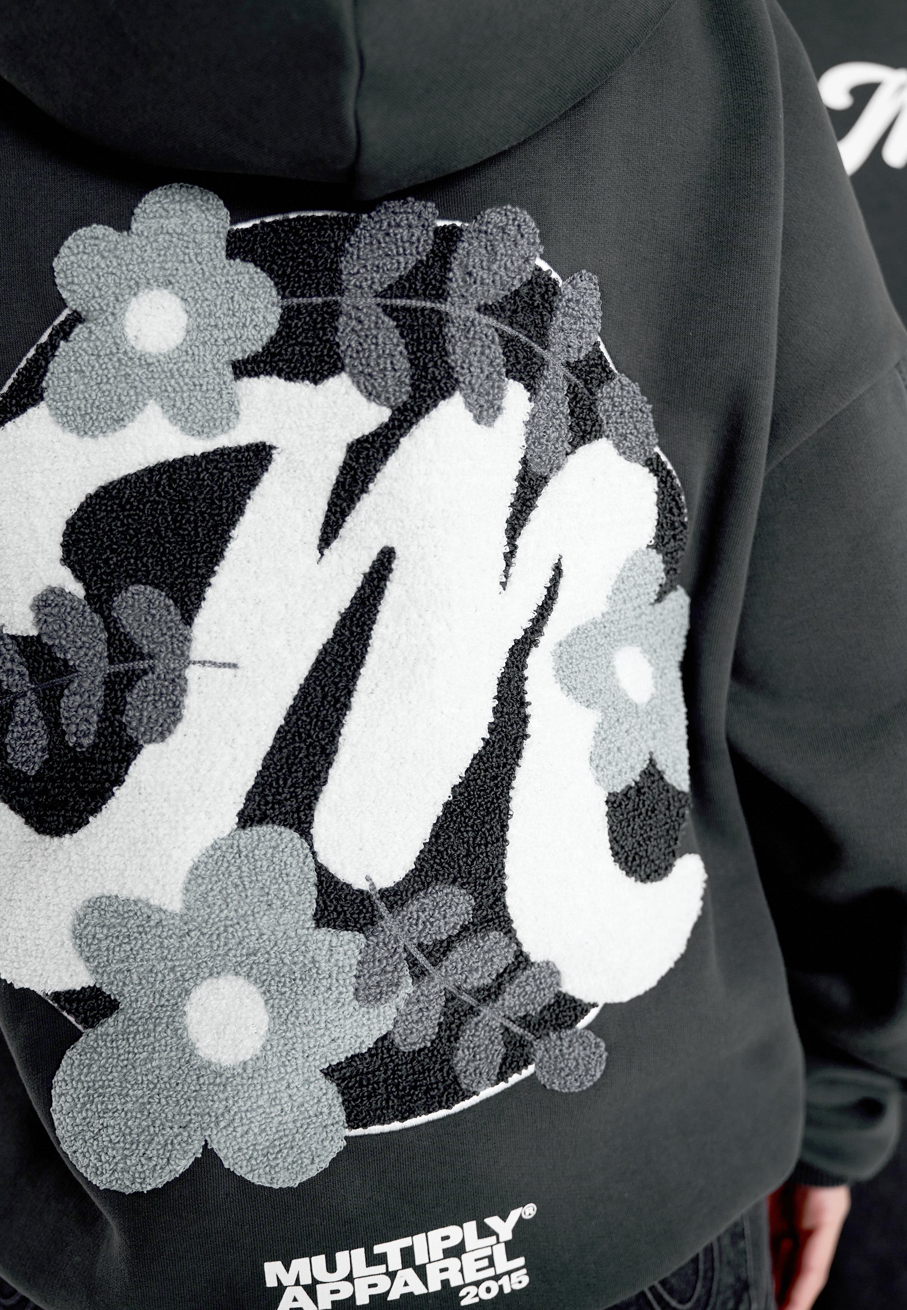 Multiply Apparel Oversize Hoodie M FLORAL 2 Black Soda Washed – weitere Ansicht 2