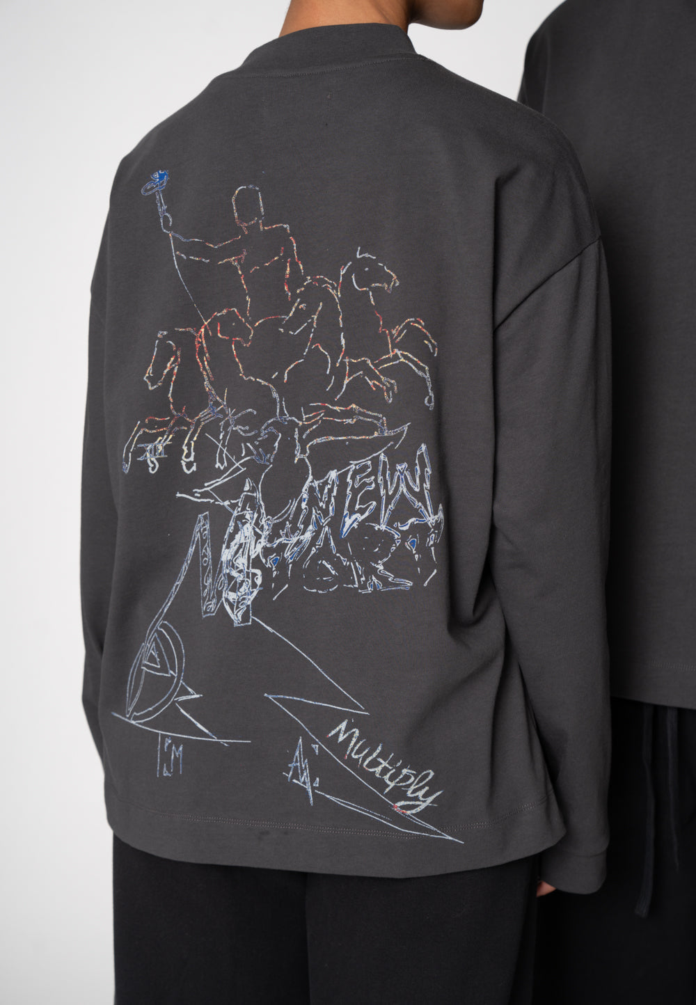 Multiply Apparel Oversize Longsleeve HORSE SKETCH Black Soda Washed – weitere Ansicht 2