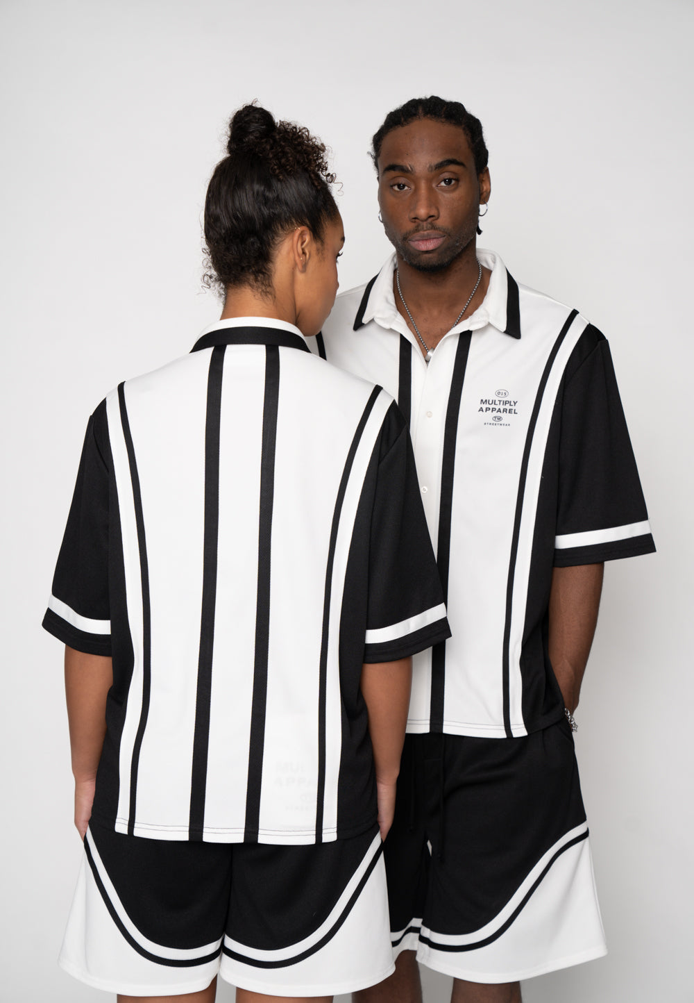 Multiply Apparel Oversize T-Shirt RACE TRACK Pirate Black – Frontalansicht